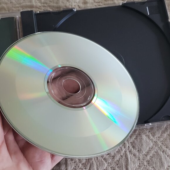 Suzy Bogguss Aces Audio CD w/ Jewel Case and Booklet Mint Condition - Picture 4 of 5